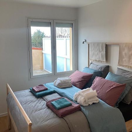 Appartement 2 pièces de 44m² en centre ville Magny-les-Hameaux Extérieur photo