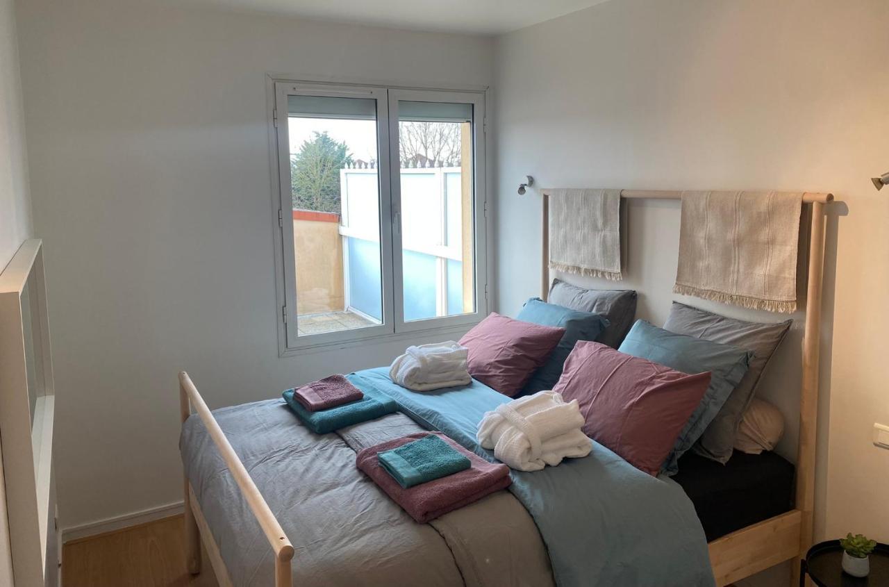 Appartement 2 pièces de 44m² en centre ville Magny-les-Hameaux Extérieur photo