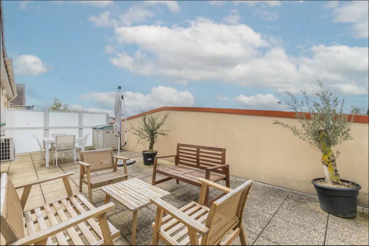 Appartement 2 pièces de 44m² en centre ville Magny-les-Hameaux Extérieur photo